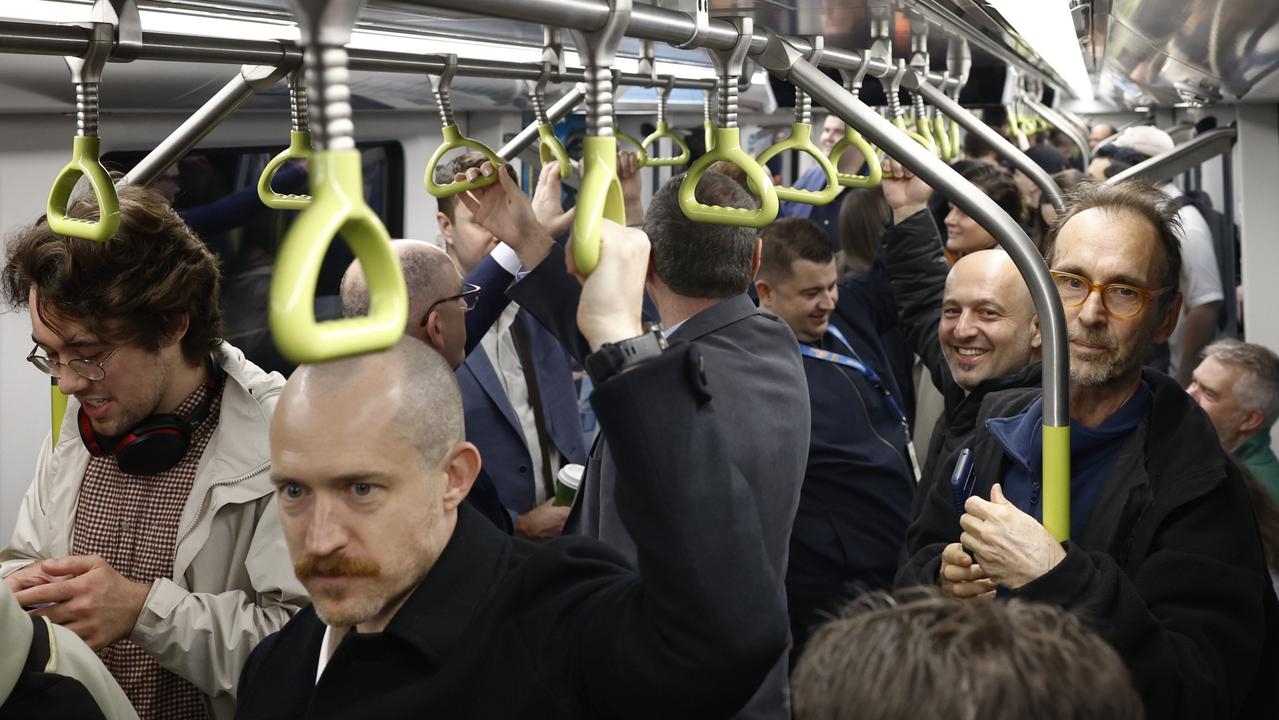 Sydney commuters face more chaos after Metro services stopped in the CBD during the afternoon rush