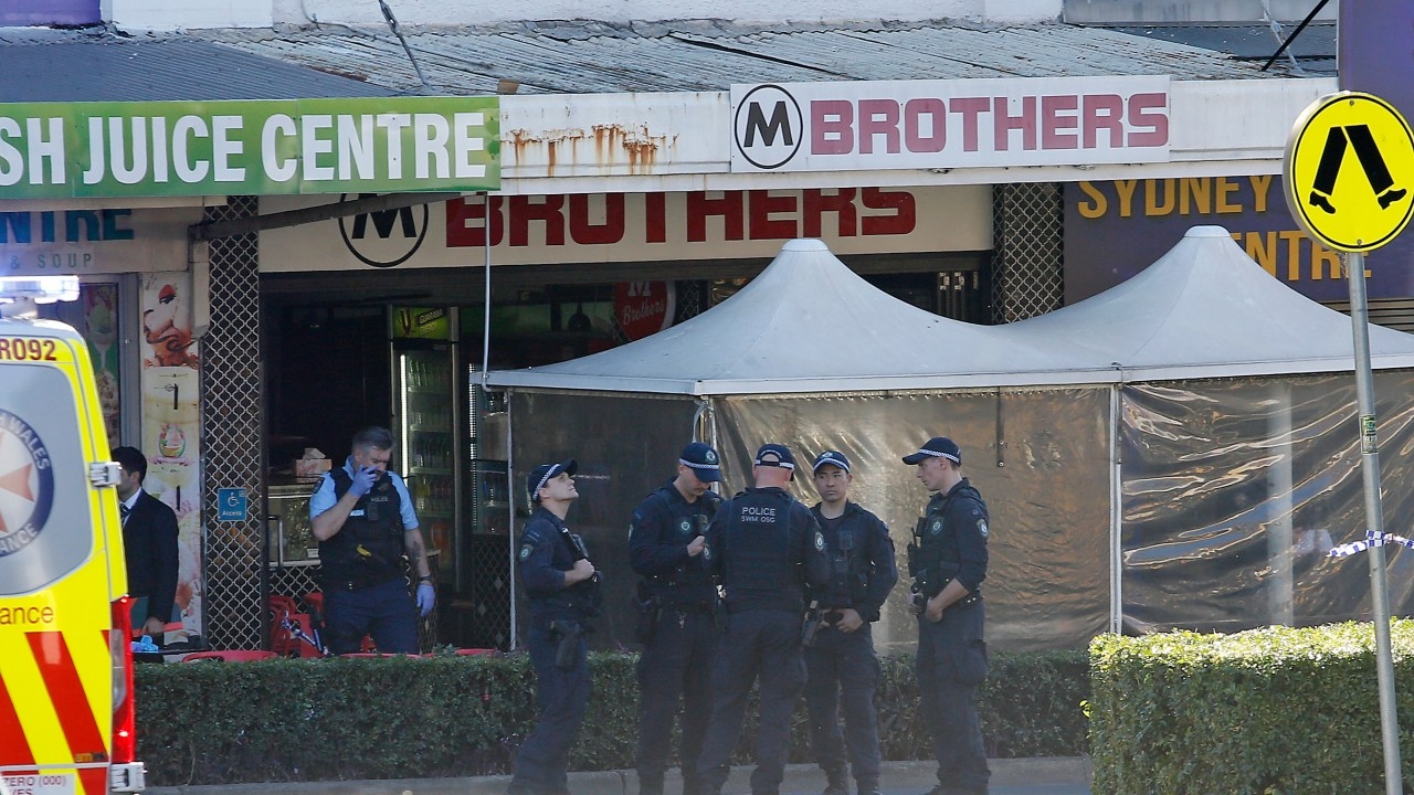 Auburn kebab shop shooting: Police probe link between two car fires in Western Sydney and underworld shooting