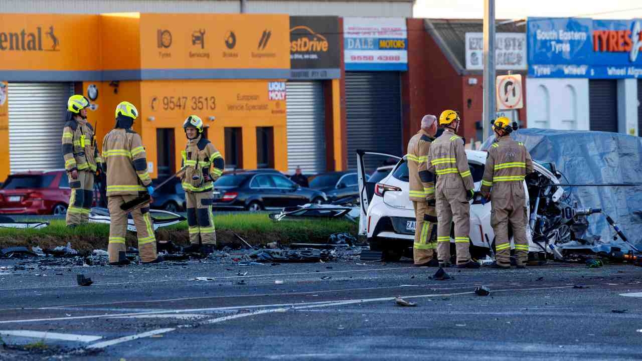 Five dead after four separate crashes on Victoria's roads within 48 hours, including head-on collision in Clayton South