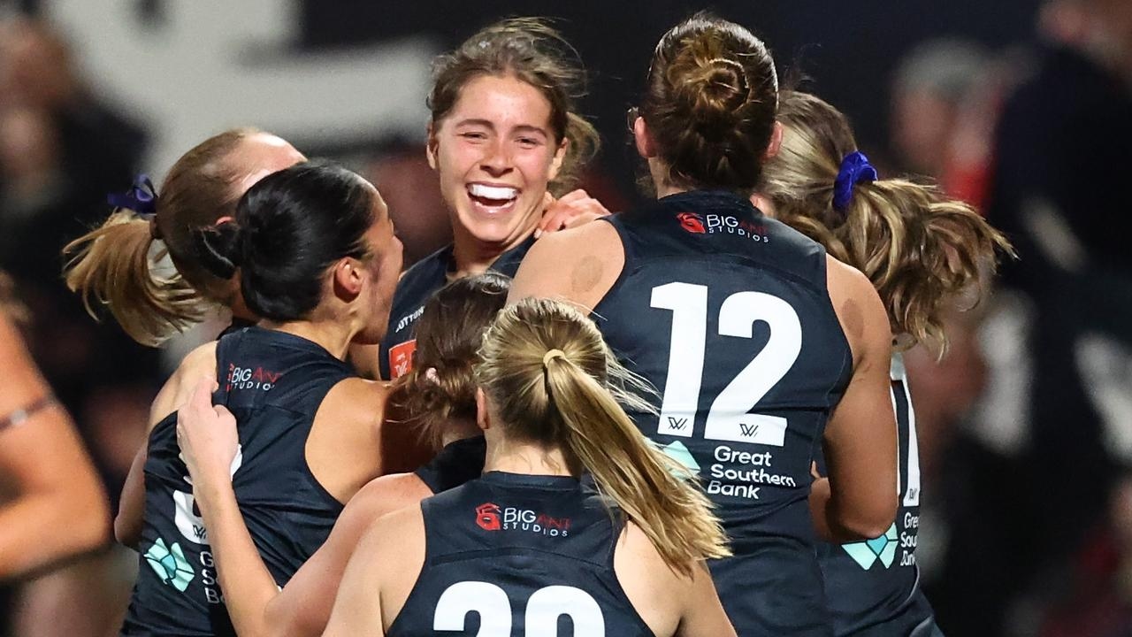 Carlton make a statement in ‘enormous' Pies beat down as rivals kick-off new season