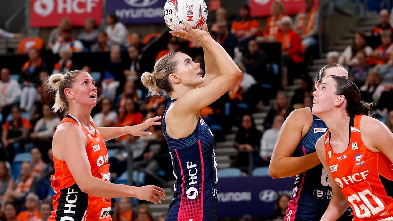 Super Netball round 8: Melbourne Vixens 71 d. Giants 61