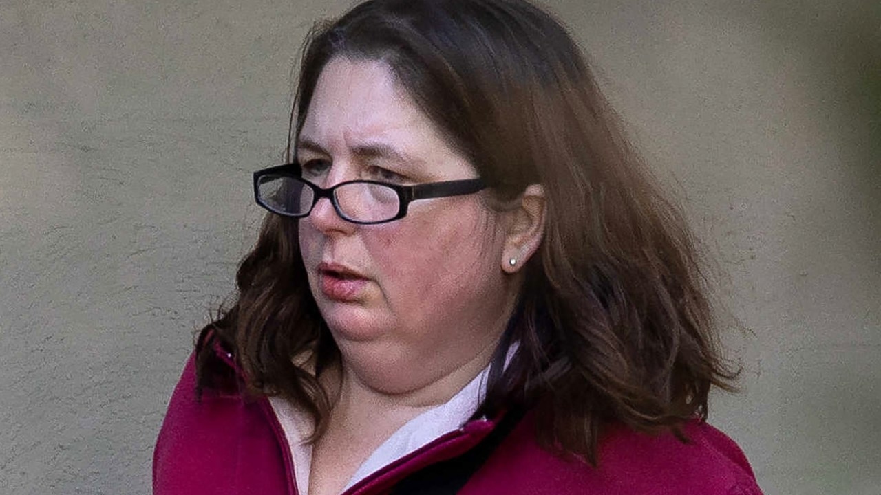 Jury in mushroom cook Erin Patterson's murder trial retires to deliberate verdict, after nine weeks of court in Victoria