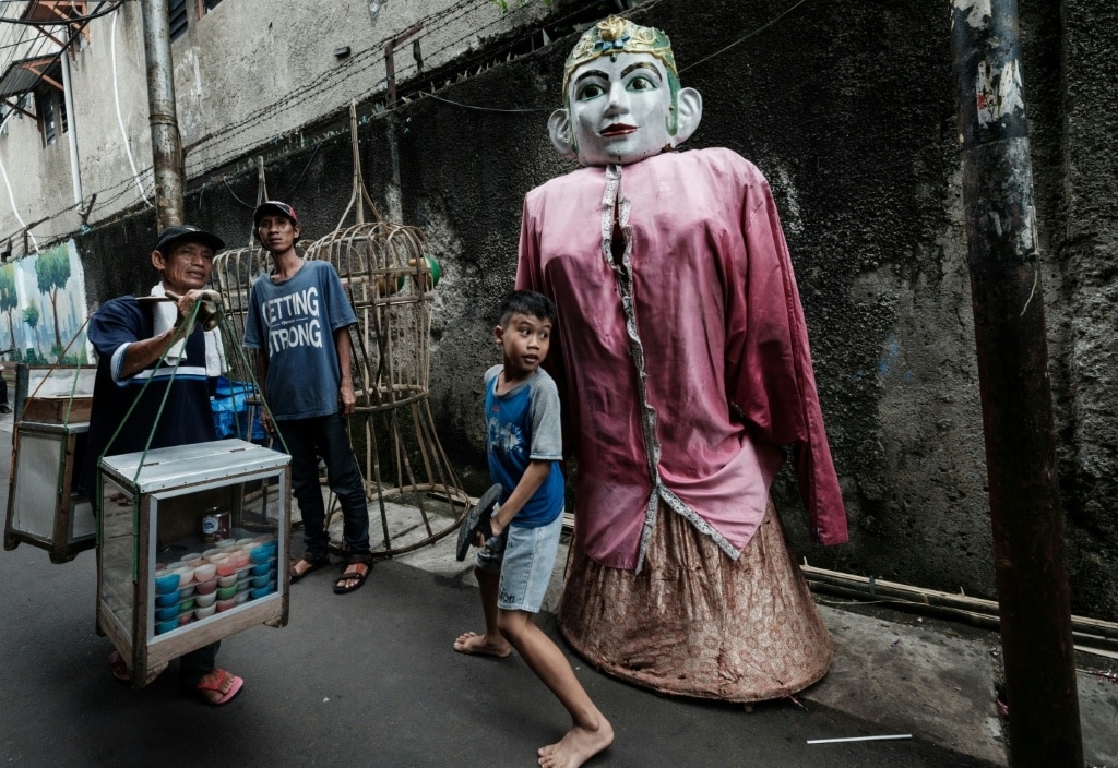 Puppet ban in Indonesian capital threatens buskers