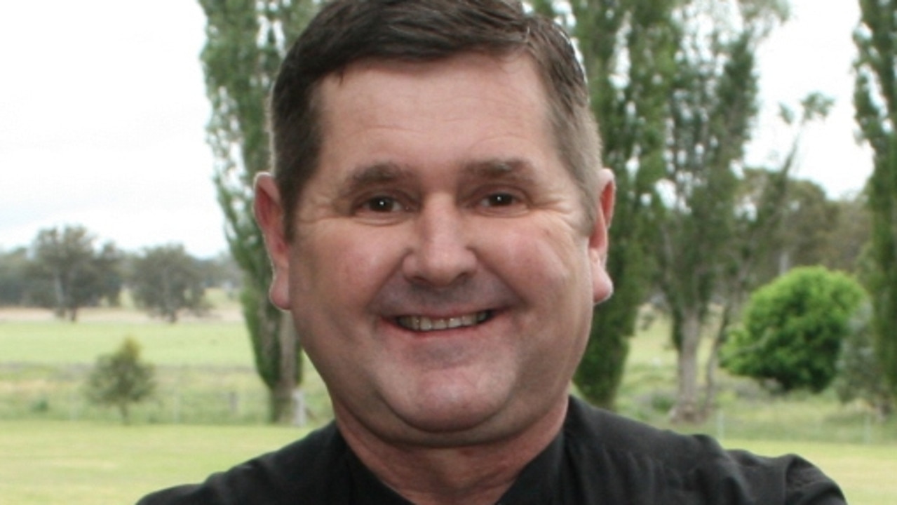 Sydney youth service founder Father Chris Riley dies age 70
