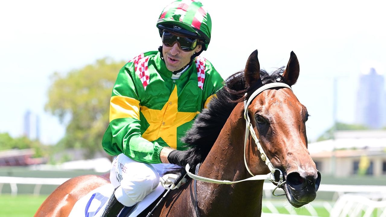 Melbourne Cup-winning jockey Michael Rodd outlines broken hand recovery