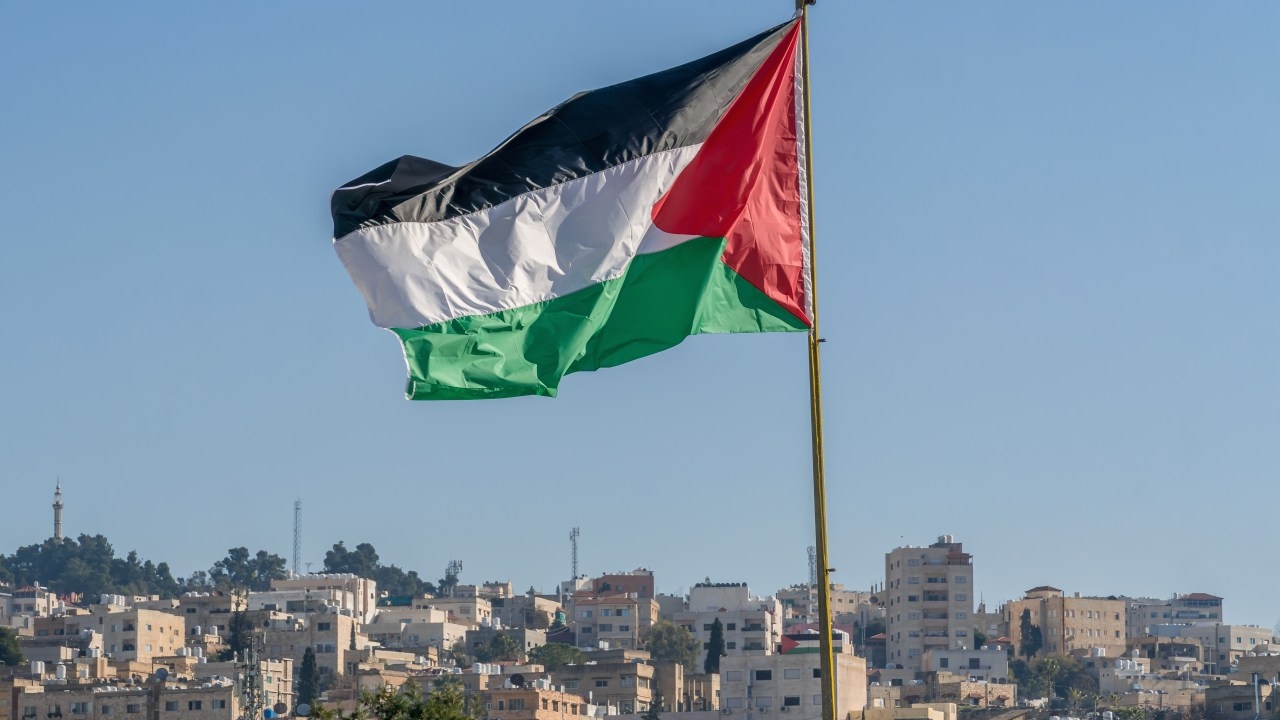 Pro-Palestine group threatens legal action over planned Story Bridge protest as Labor criticised over recognition of Palestinian state