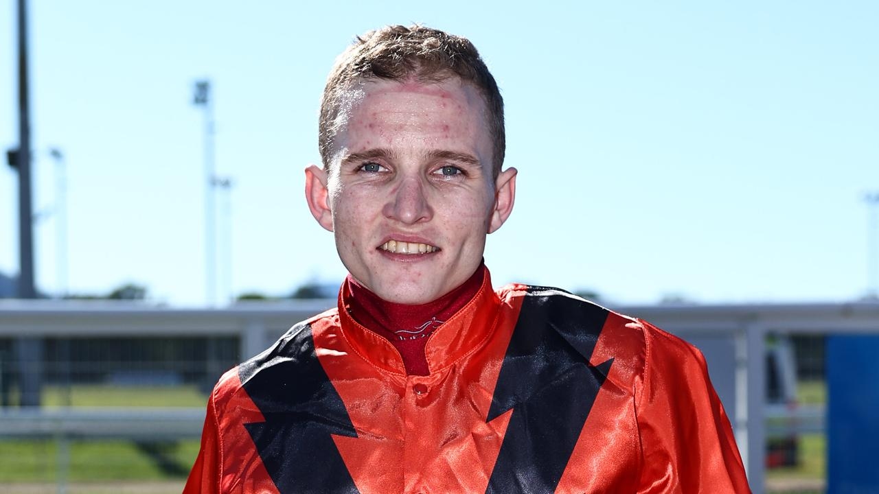 Jockey Justin Huxtable has conditions on riding license removed after police charge is discontinued