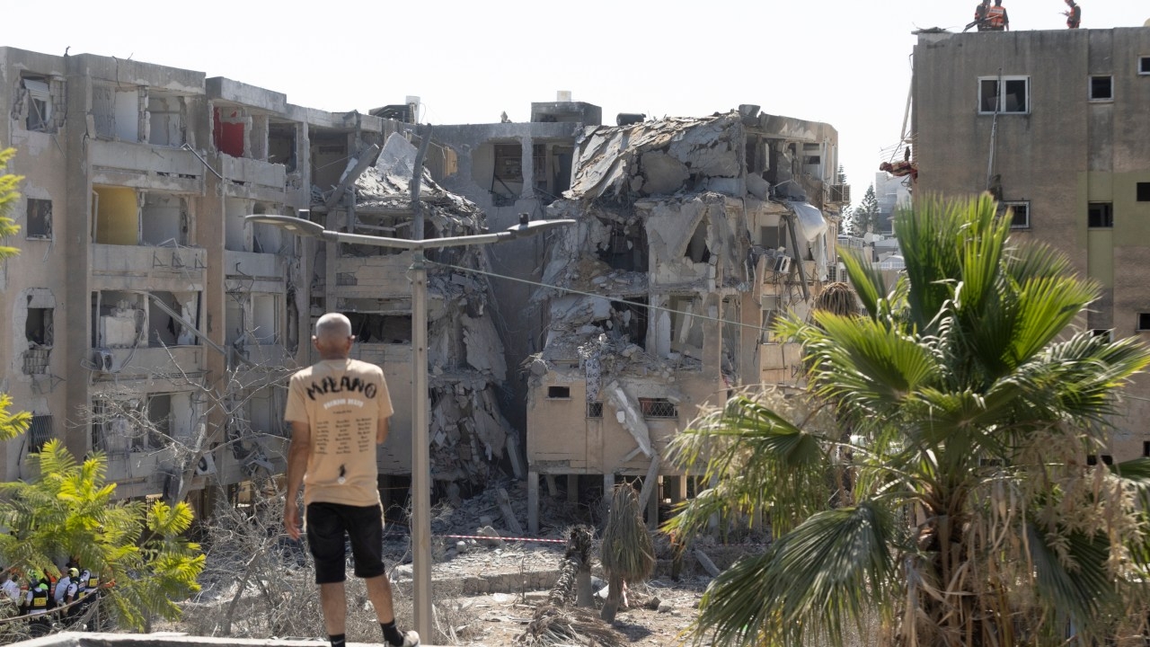 Australians in Israel ‘annoyed' by DFAT's ‘absolutely disgraceful' evacuation efforts and lack of communication