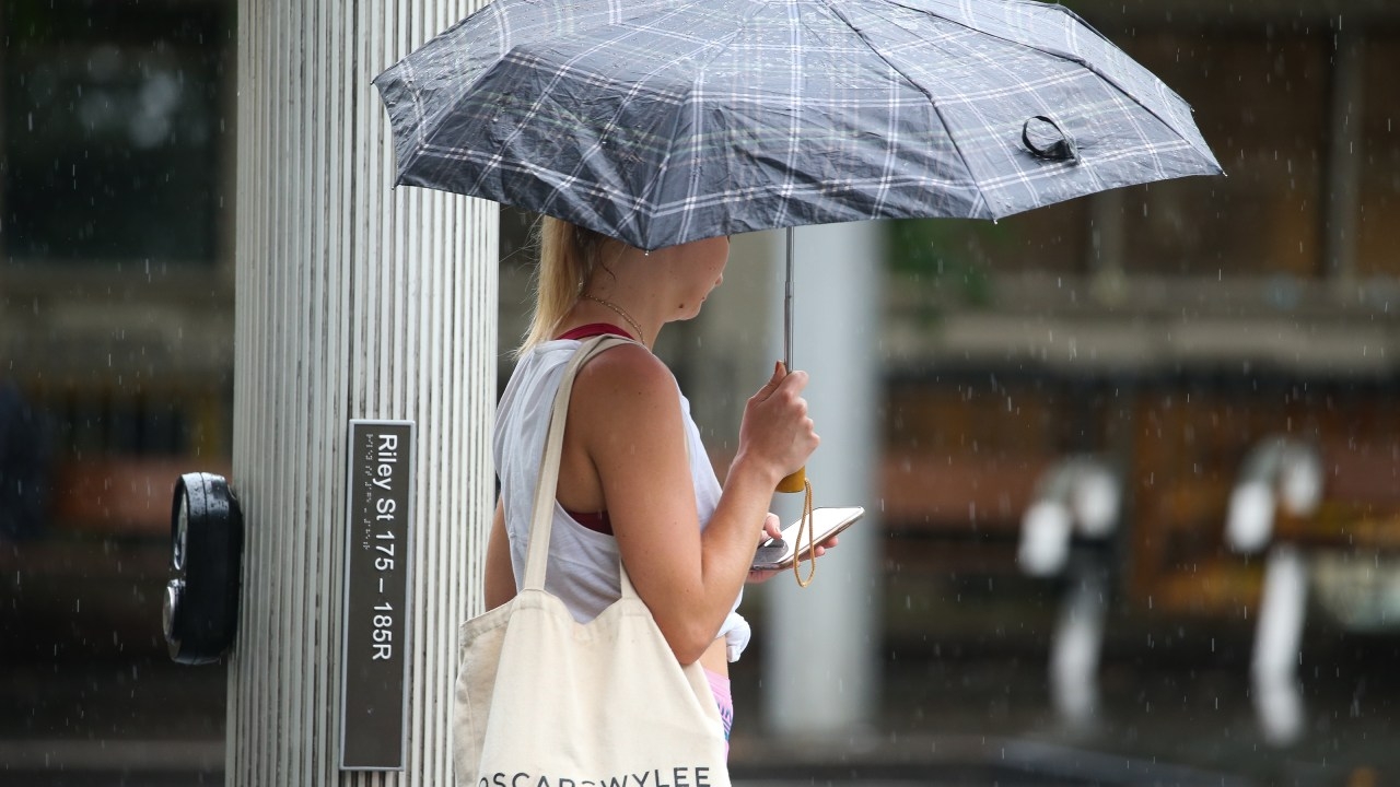 Mother's Day showers forecast for Queensland, Sydney, but most cities to see comfortable temperatures above 20C
