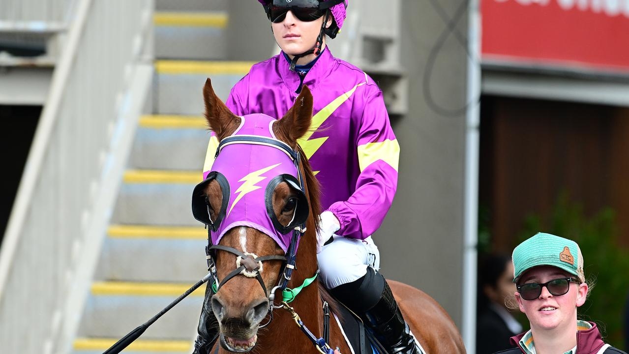 Former champion jockey Larry Cassidy has taken on a mentoring role for apprentice Chelsea Baker