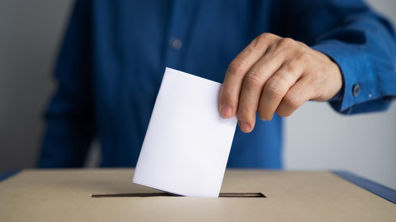 Speculation over whether Bradfield will go to a by-election amid close contest