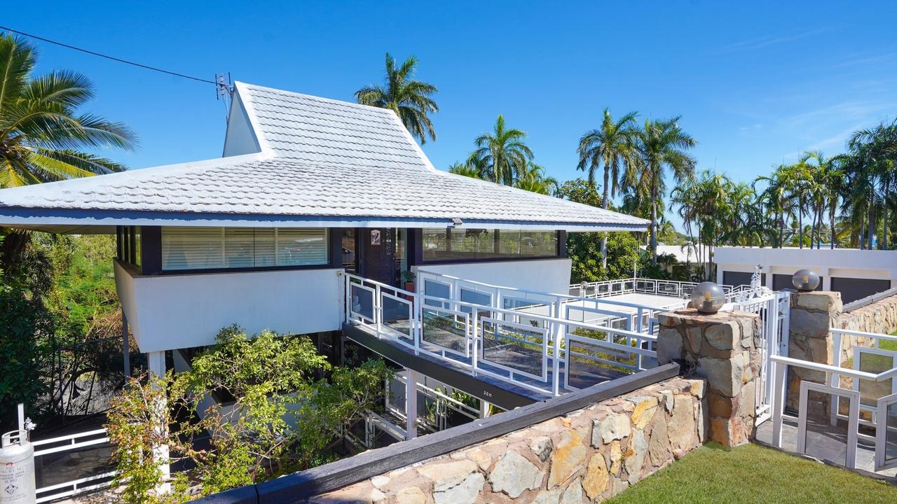 Darwin's ‘Pizza Hut' house going under the hammer