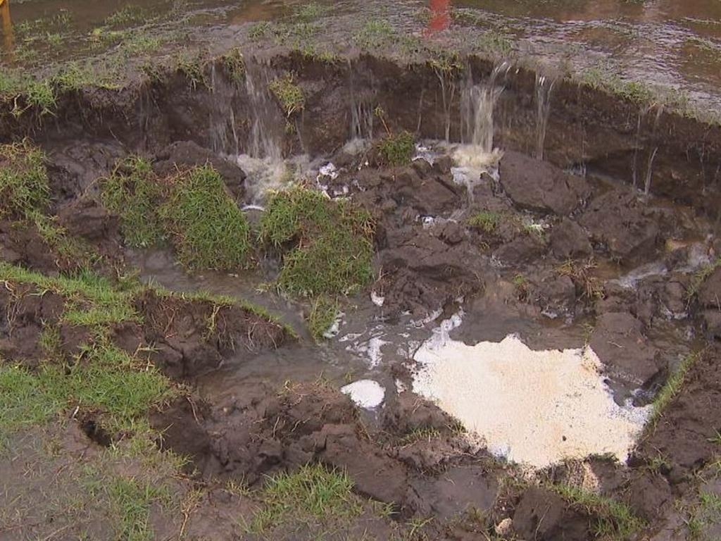 Brutal rains open up sinkhole in Sydney