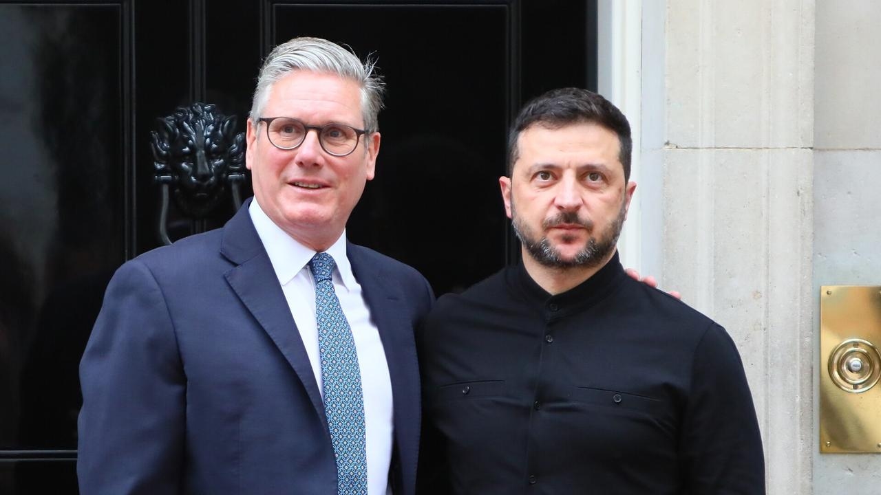 Volodymyr Zelensky meets with Keir Starmer ahead of Trump-Putin talks