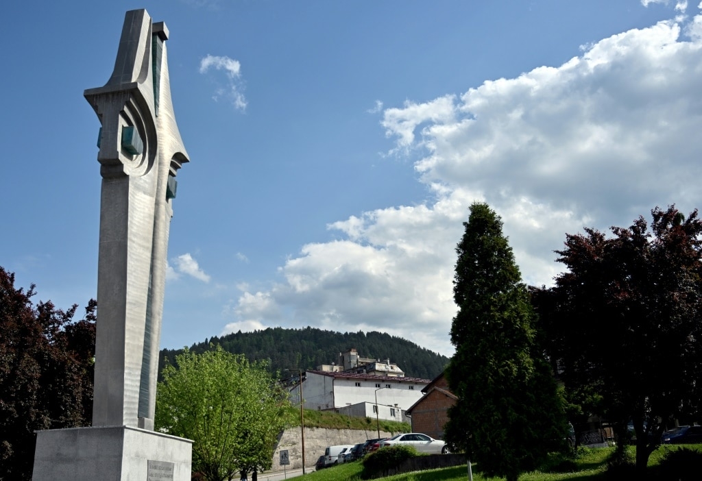 Survivors of Bosnia 'rape camps' come forward 30 years on