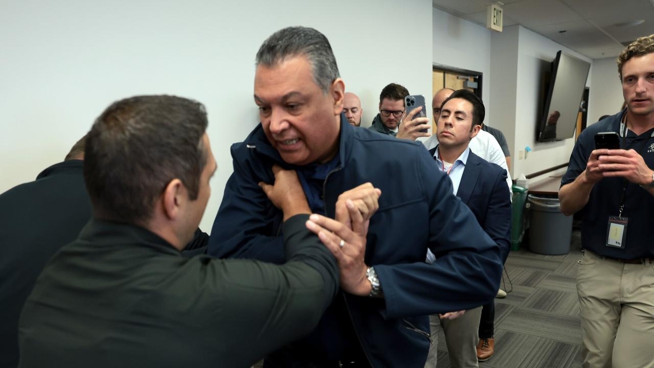 Alex Padilla tries to be ‘face of the Democrat Party' after crashing press conference