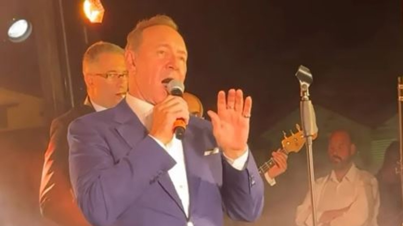 Kevin Spacey's $450-a-ticket show at European hotel