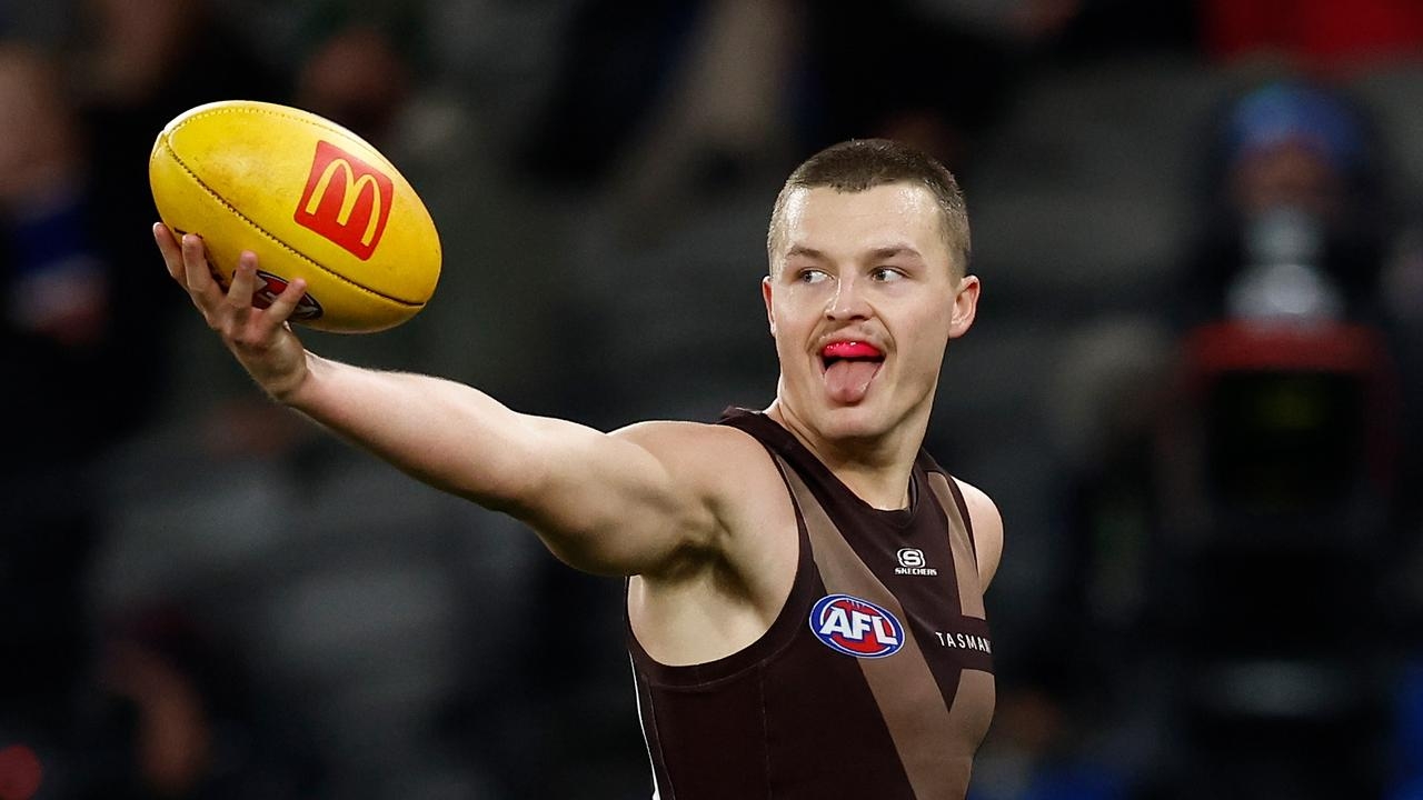 Jack Ginnivan act in Hawthorn win divides the footy world