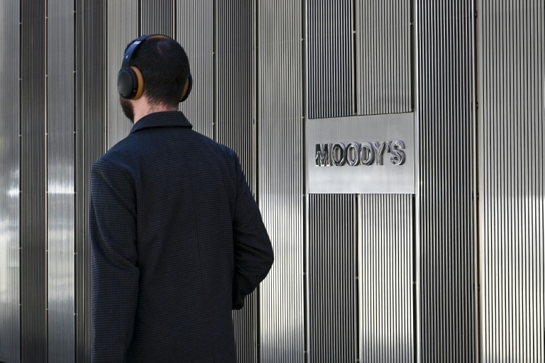 US loses last triple-A credit rating as Moody's cuts over govt debt