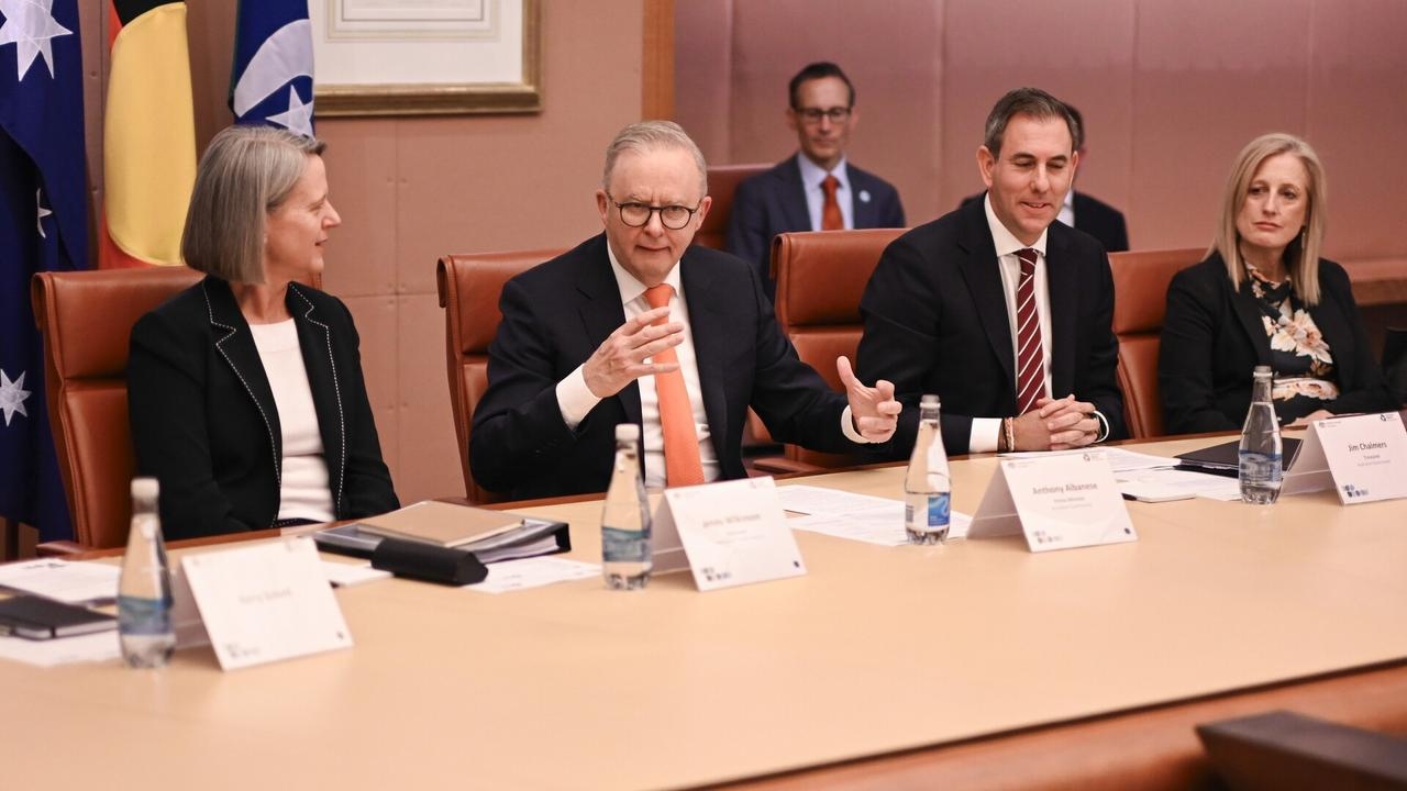 ‘Where are the cameras?': Labor's economic roundtable scrutinised for kicking out journalists