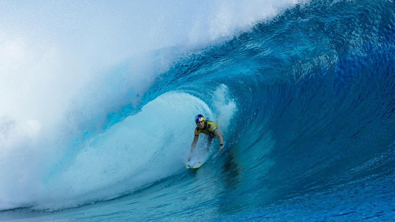 Molly Picklum one heat away from historic WSL surfing world title