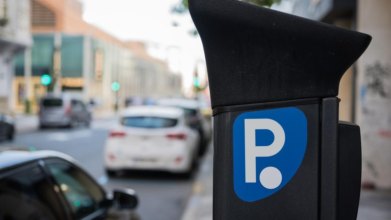 Cash crusader's ‘got a shot' at fighting $97 parking fine in court