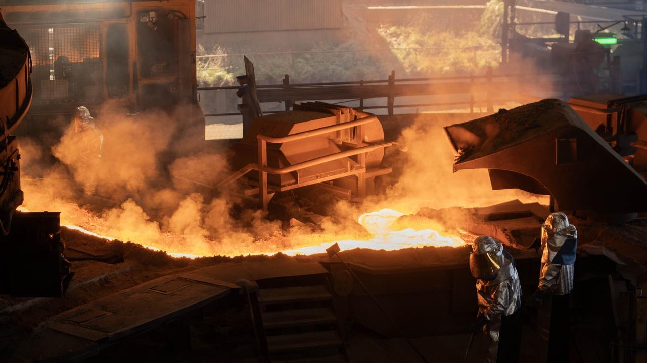 Tasmanian smelter Liberty Bell Bay pauses operations, leaving 250 workers in limbo as governments call for support