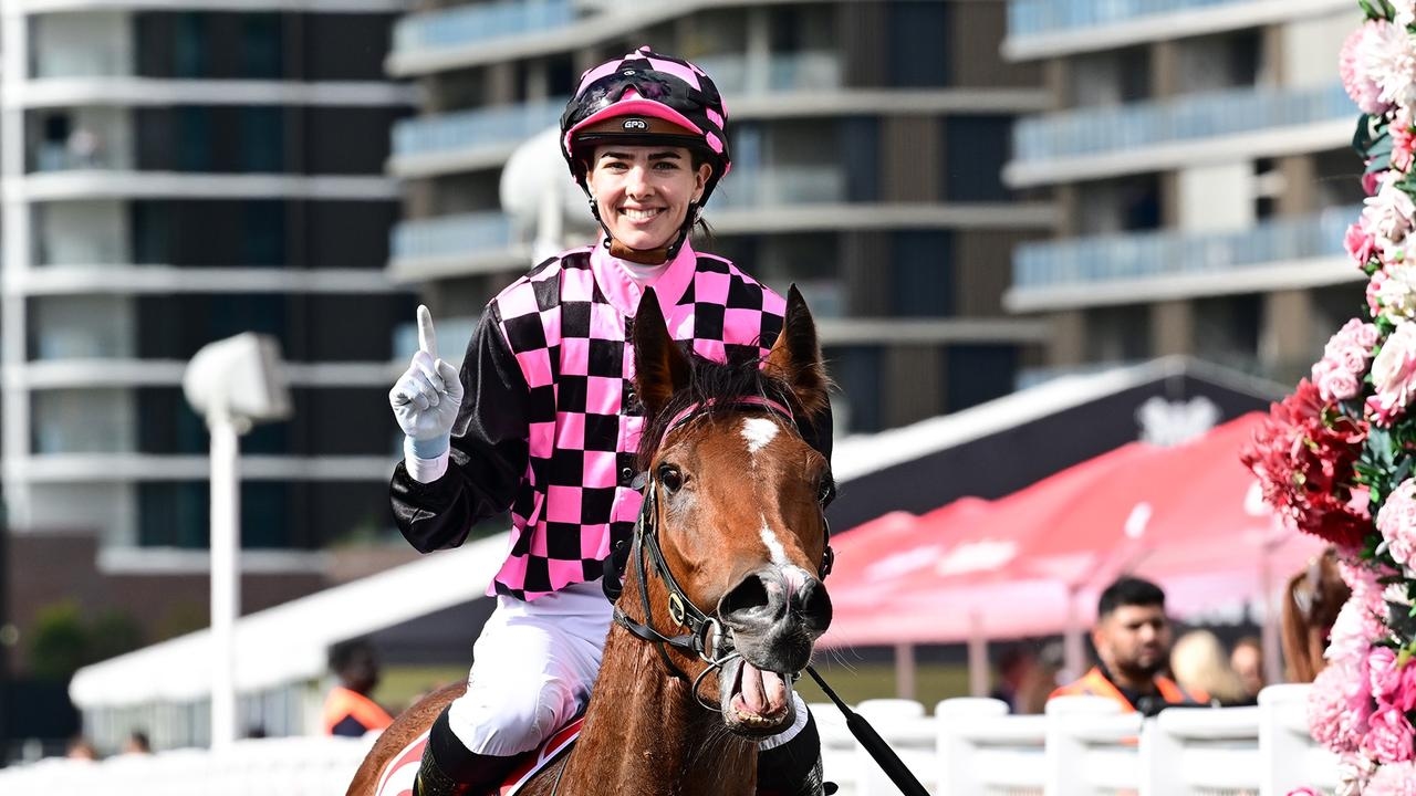 Angela Jones receives praise from Rob Heathcote after bringing up 100 winners for season at Eagle Farm