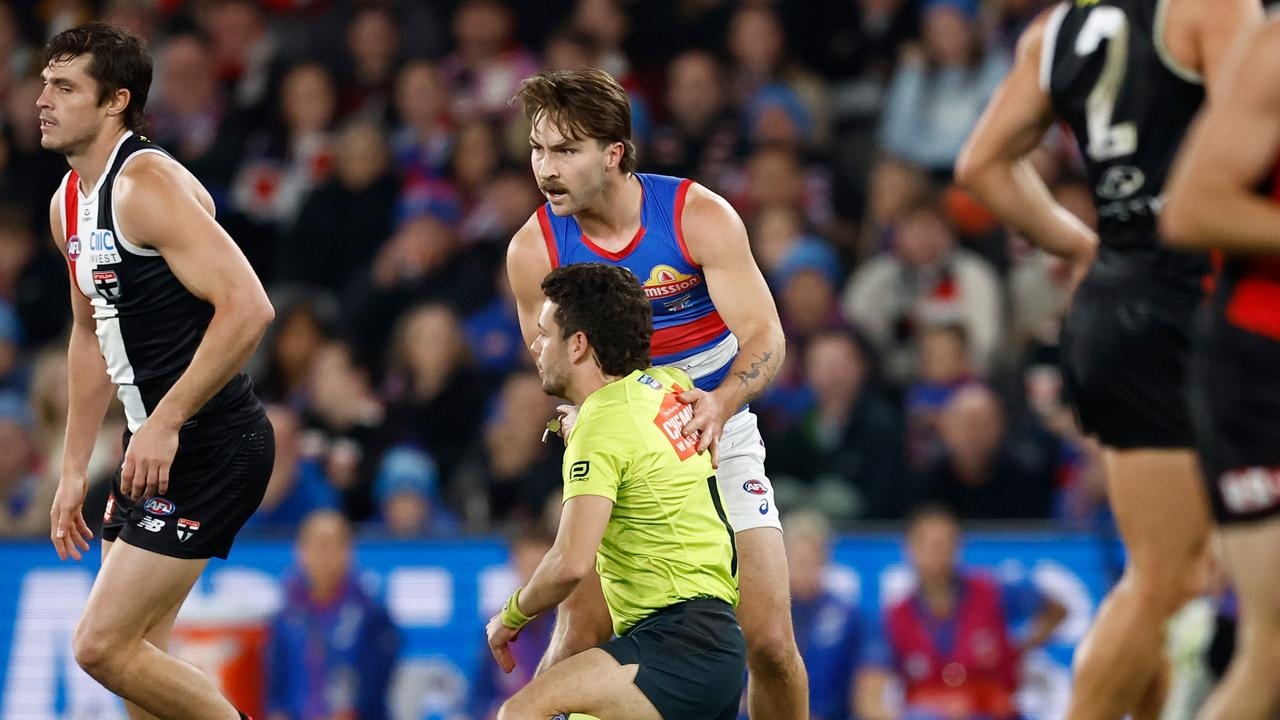 AFL 2025: Essendon coach Brad Scott speaks on umpire contact crackdown