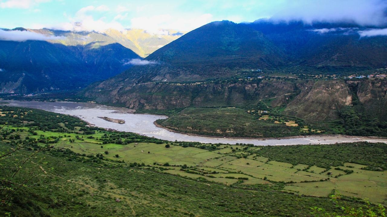 China begins construction on the world's largest dam