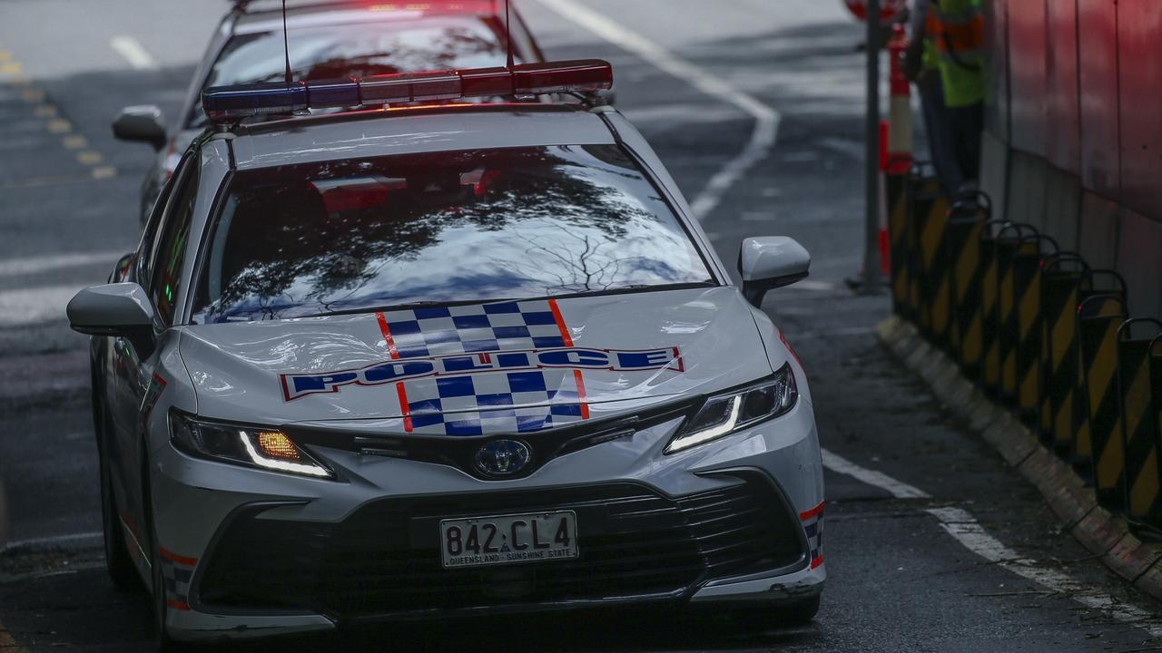 Three arrested in Townsville after 18-year-old German robbed at gunpoint