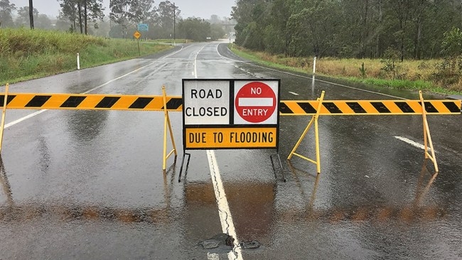 Schools and roads closed as Sydney, Mid-North Coast and Hunter regions smashed by wet weather and flash flooding