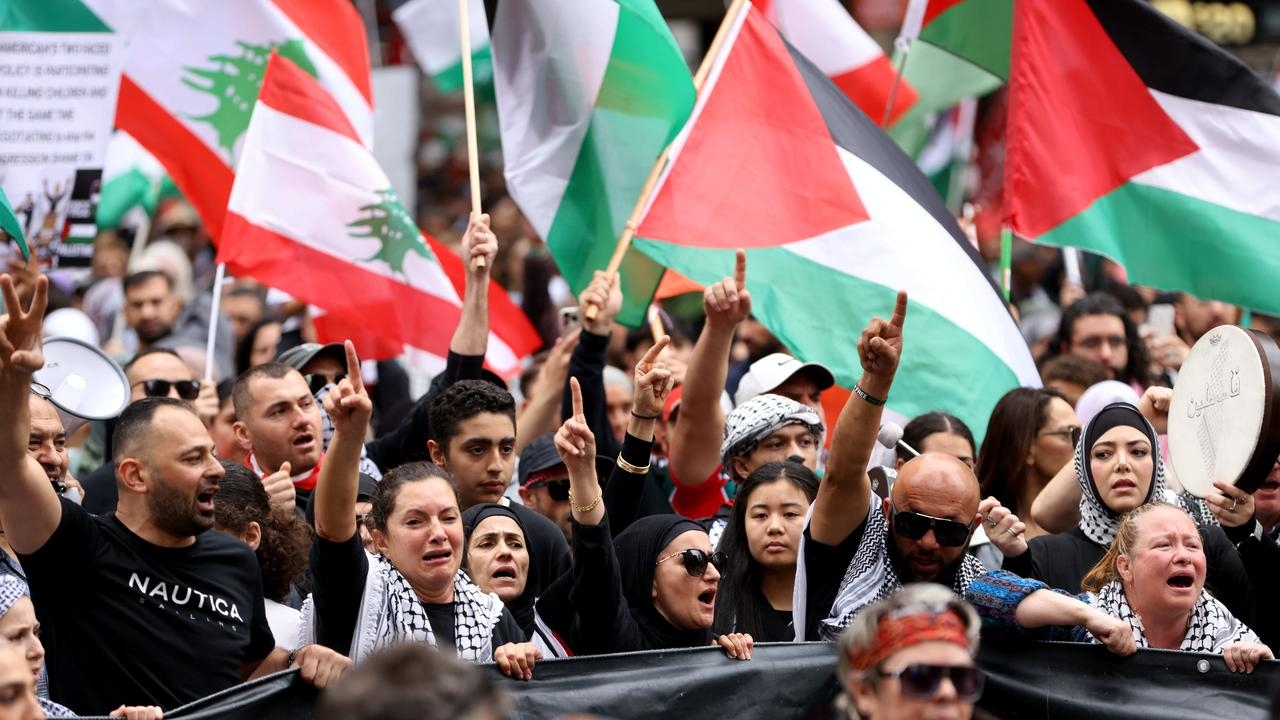 ‘Incredibly powerful': Sydney Mayor Clover Moore backs pro-Palestine march on Harbour Bridge