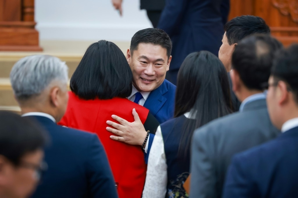 Mongolia PM loses parliament confidence vote, resigns