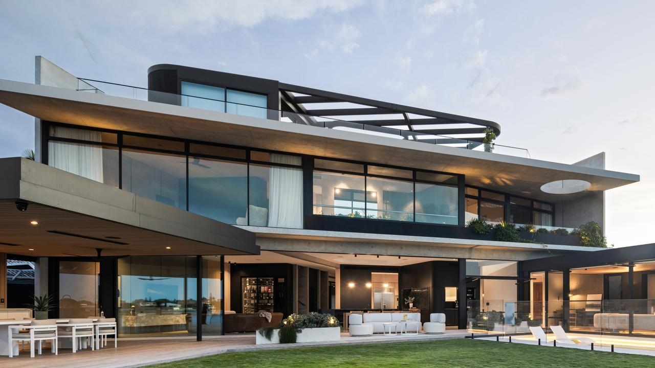 Auction drama marks jaw-dropping $14 million sale