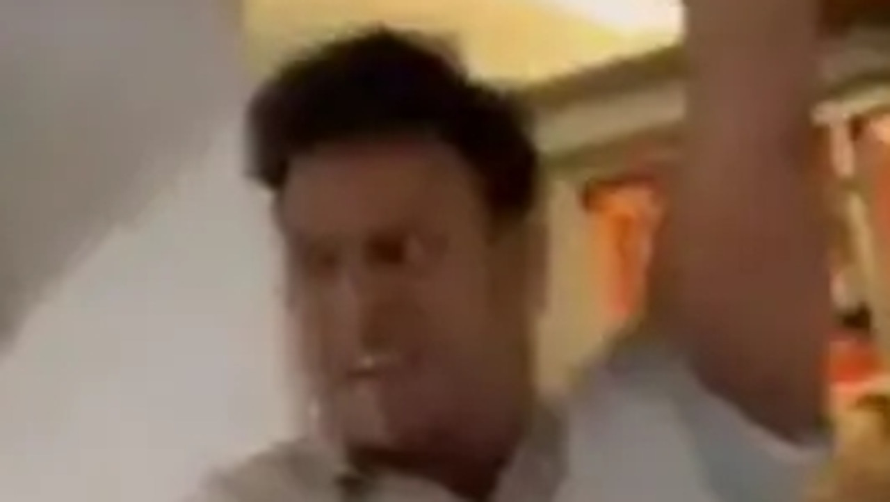 ‘I've got a bomb!': Man threatens Trump before hero passengers tackle him on flight