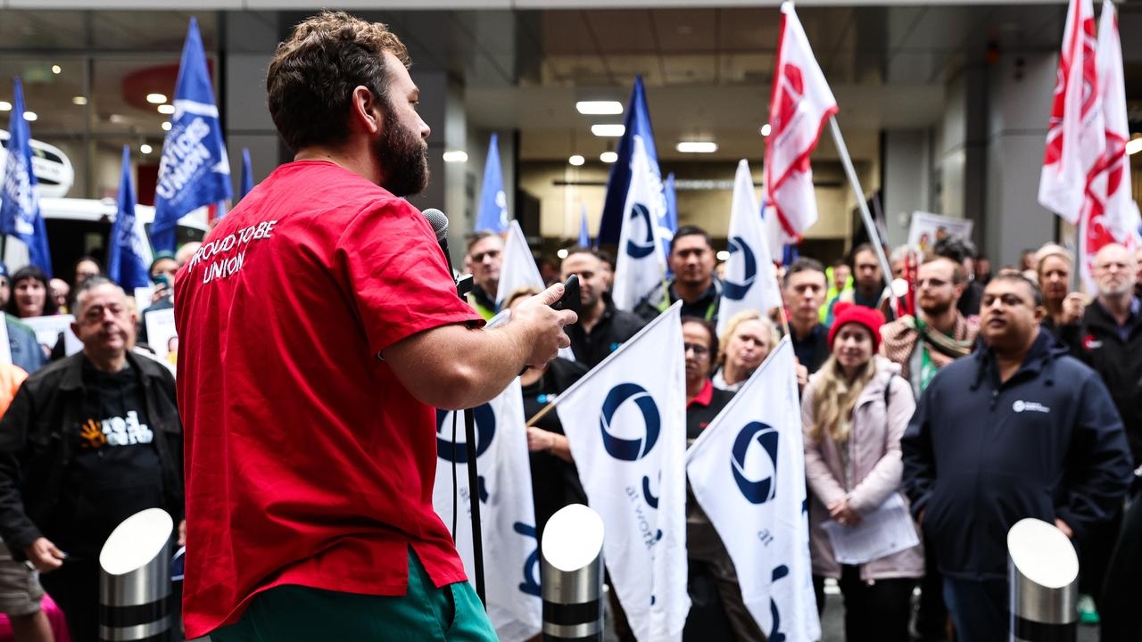 ‘Disgraceful': Workers slam Labor's compensation plan