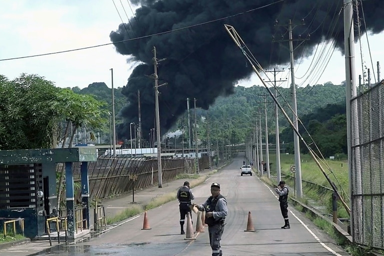 Fire halts production at Ecuador's biggest oil refinery