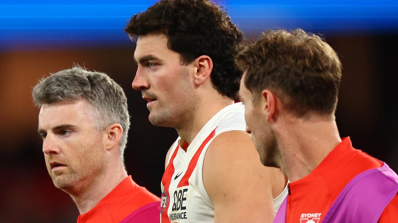 Top sports doctor reveals concerning concussion timeline for Aussie codes