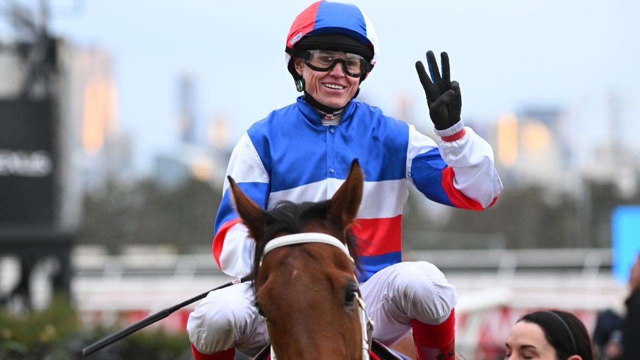 Craig Williams relishing ‘hunter' role in Melbourne jockeys' premiership battle with Blake Shinn