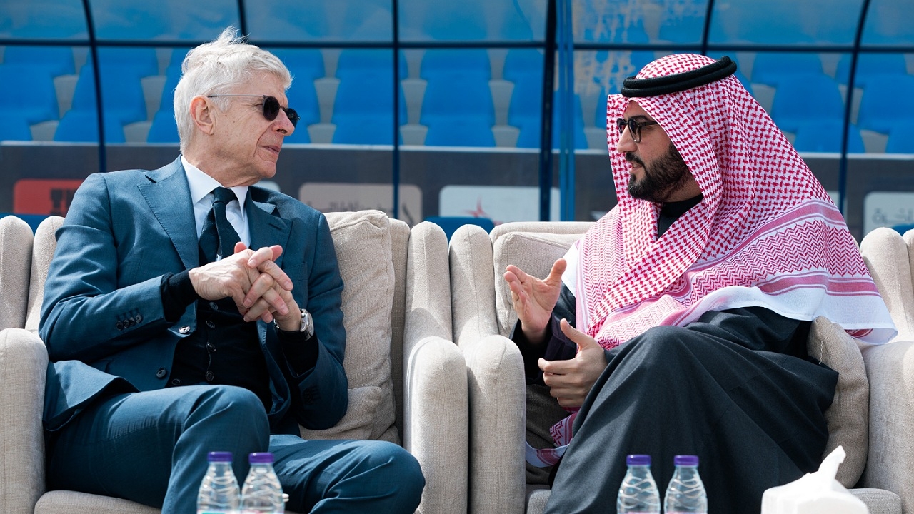 ‏فينغر يزور مقر ⁧‫الهلال‬⁩