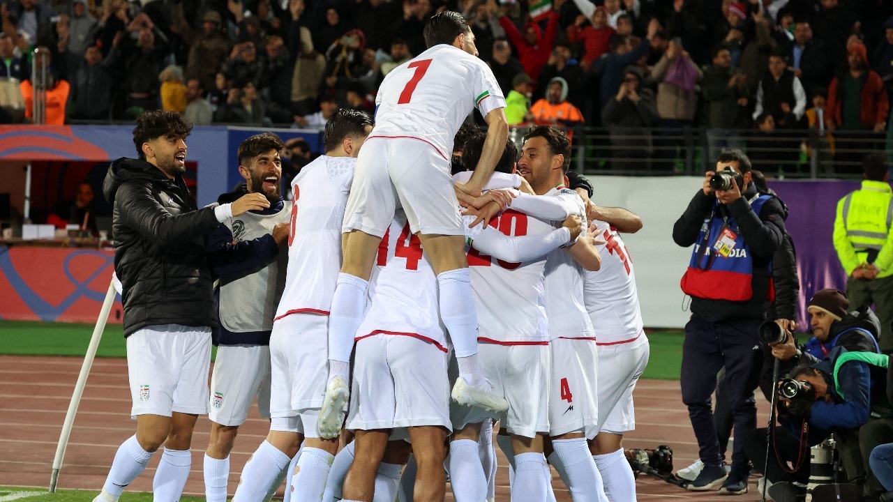 إيران تتعادل مع أوزبكستان وتتأهل رسميًا إلى كأس العالم