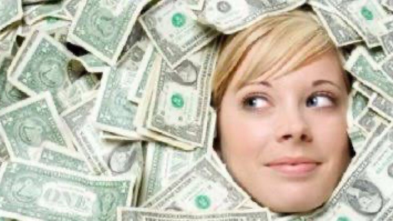 مستشار اجتماعي : الفتاة وراء غالبية التكاليف المجتمعية الباهظة ..فيديو