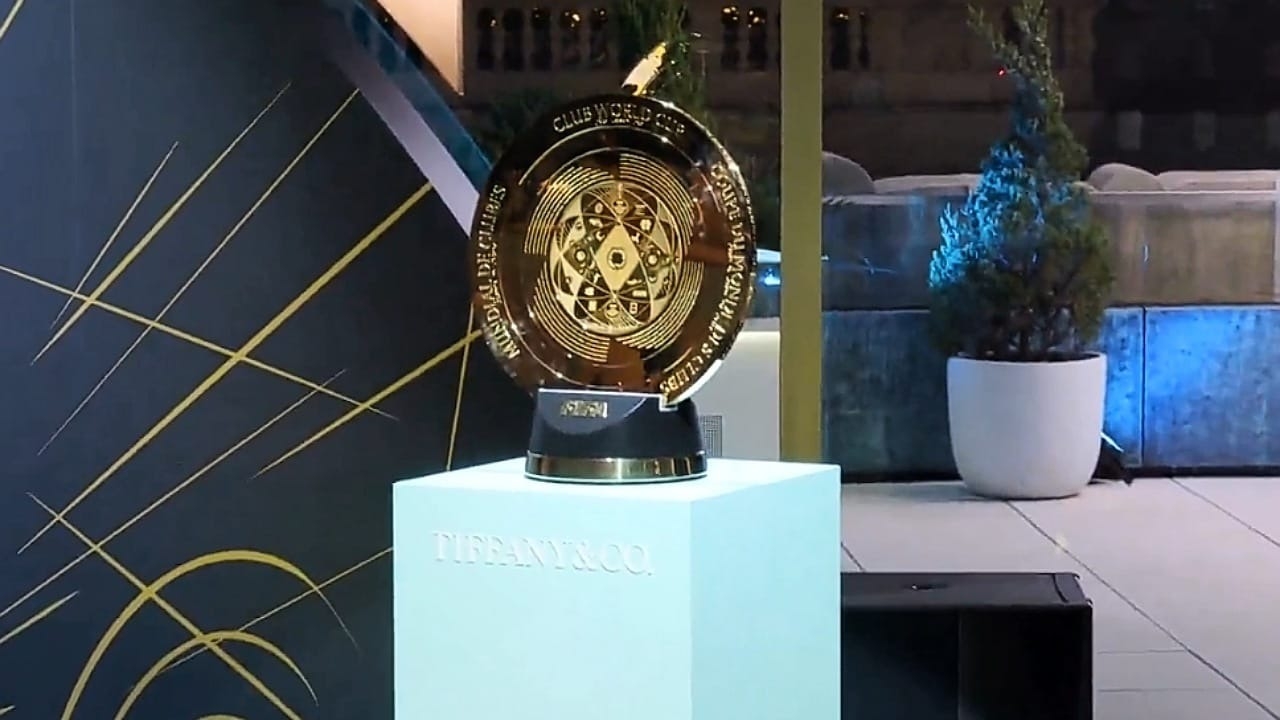 الكشف عن سعر تذاكر لقاء الهلال وريال مدريد