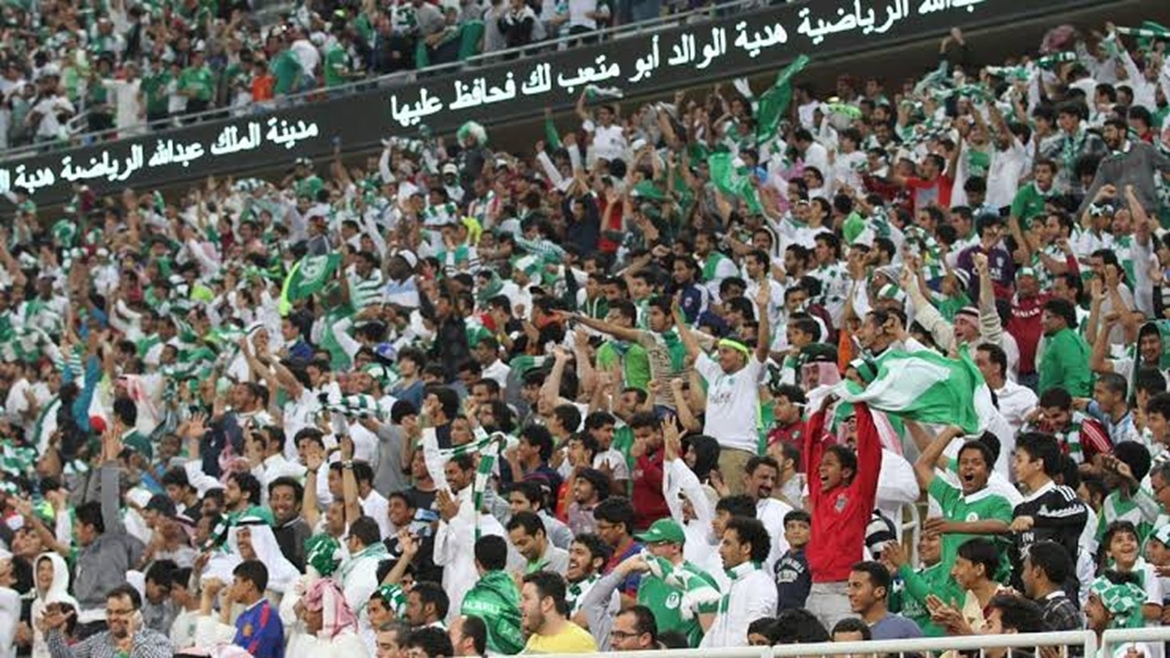 مراسل 'سكاي سبورت': أجواء استثنائية أمام مقر الأهلي قبل نهائي آسيا