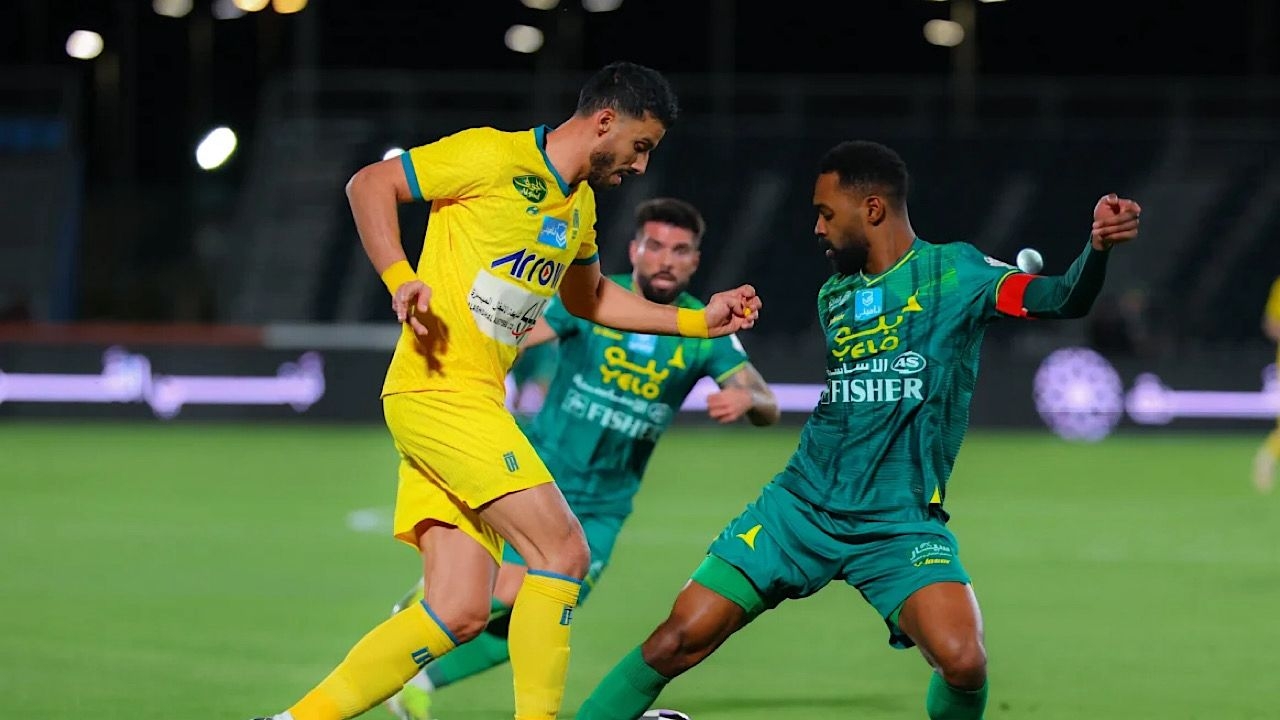 الخليج يتغلب على العروبة بثنائية