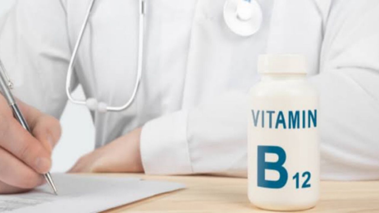 استشاري يوضح بعض الأخطاء الشائعة في تناول فيتامين B12 ومشاكل الأعصاب الطرفية… فيديو