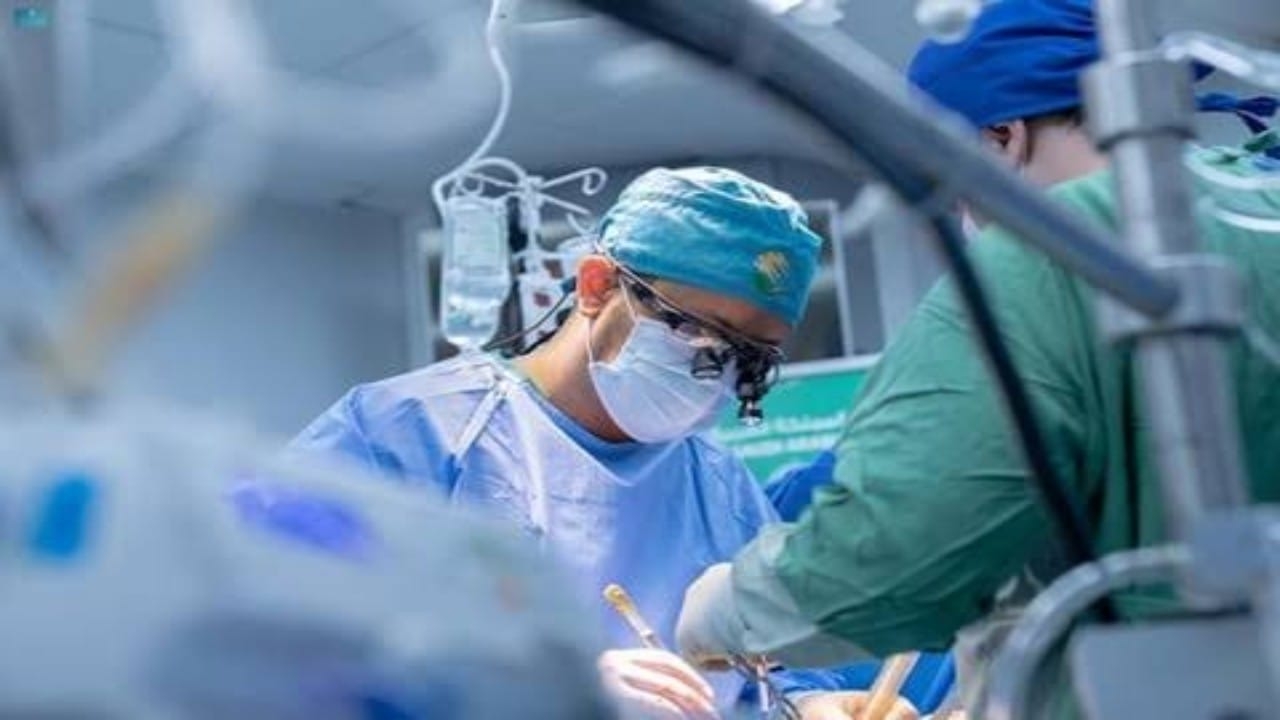 تدخّل ومتابعة ذكية تنقذ حاجًا عمانيًا تعرض لجلطة حادة