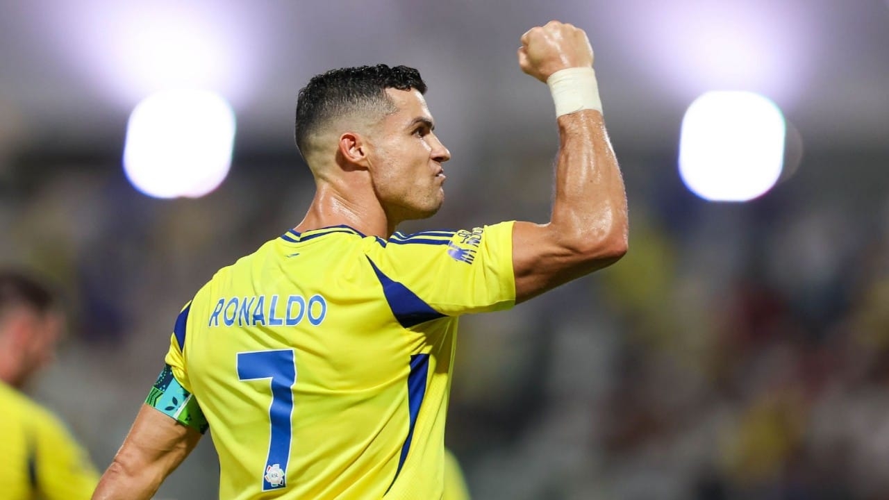 مطالبات نصراوية بالتجديد مع رونالدو بعد ارتباط اسمه بالهلال