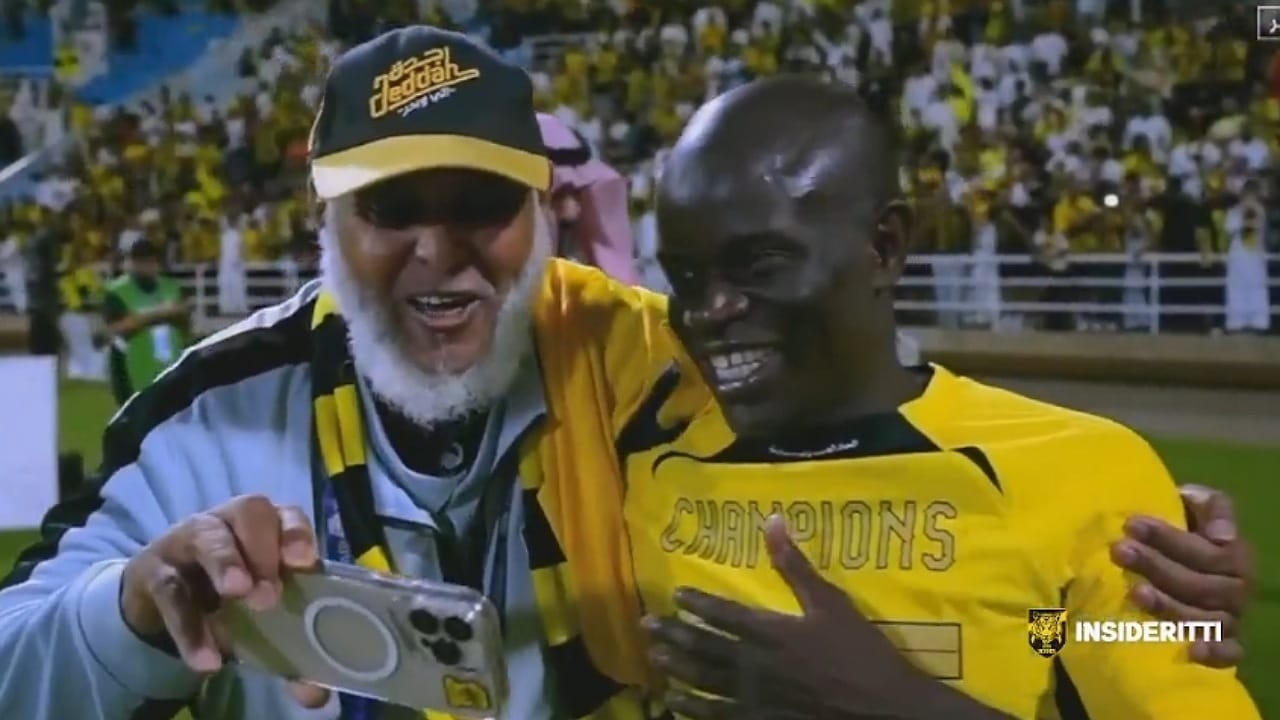 فرحة هستيرية لكانتي بعد تتويج الاتحاد بطلًا للدوري .. فيديو